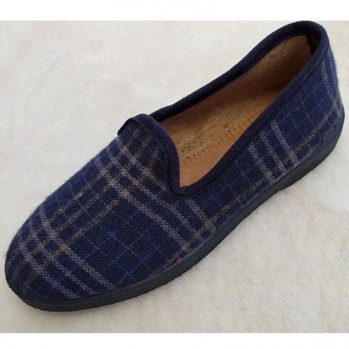 checkered slipper